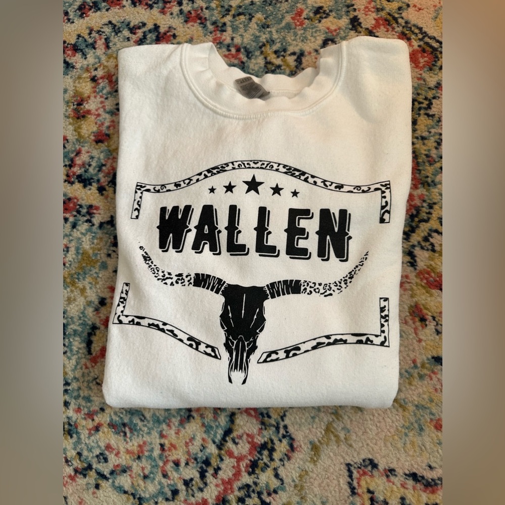 Morgan Wallen white sweatshirt